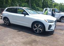 2025 Volvo XC60 B5 Ultra