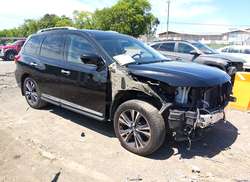 2017 Nissan Pathfinder Platinum