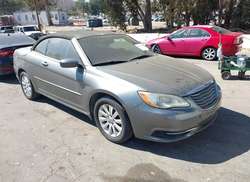 2012 Chrysler 200 Touring