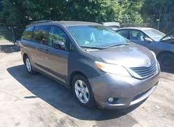 2012 Toyota Sienna LE V6 8 Passenger