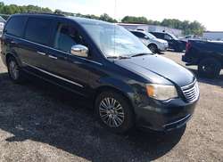2014 Chrysler Town & Country Touring-L