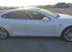 2014 Tesla Model S P85 — 13
