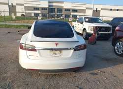 2014 Tesla Model S P85 — 16