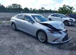 2021 Lexus ES 300H Ultra Luxury