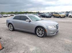 2017 Chrysler 300C Platinum