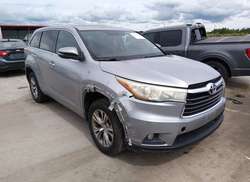 2015 Toyota Highlander LE Plus V6