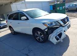 2017 Nissan Pathfinder SV