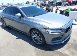 2018 Volvo S90 T6 Momentum