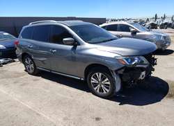 2018 Nissan Pathfinder SV