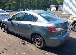 2013 Mazda MAZDA3 I SV — 3
