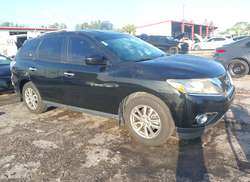 2016 Nissan Pathfinder SV