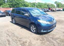 2011 Toyota Sienna  