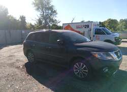 2016 Nissan Pathfinder SV