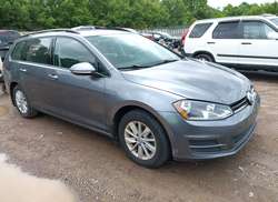 2015 Volkswagen Golf Sportwagen TSI S 4-Door