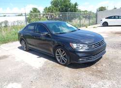 2018 Volkswagen Passat 2.0T R-Line/2.0T S