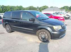 2014 Chrysler Town & Country S