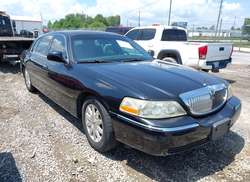 2011 Lincoln Town CAR Signature L