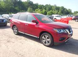 2018 Nissan Pathfinder SV