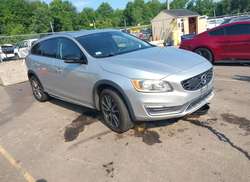 2016 Volvo V60 Cross Country T5